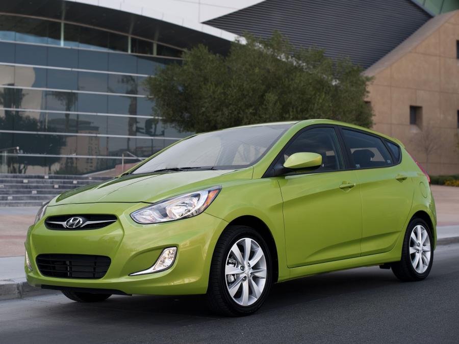 Hyundai Accent 5-Door 2011 года  (US) (фото 2 из 24)